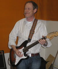 Stephen Flynn, Gitarre